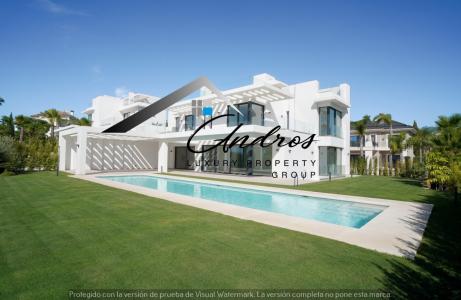 Villa  en  venta en Los Flamingos,  Benahavis, 513 mt2, 5 habitaciones