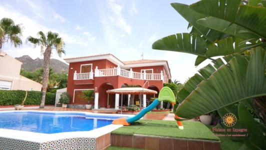 Magnifica Villa en Puerto Mazarron a 900 m de la playa con Piscina Privada, 5 habitaciones