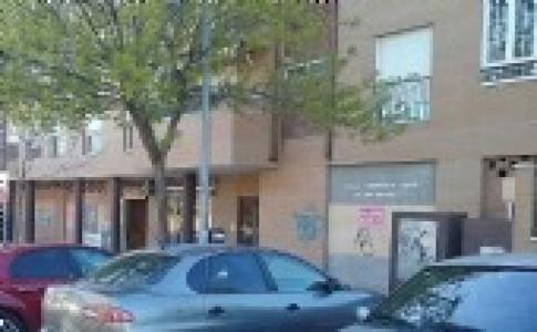 Local comercial en zona Residencial de Humanes, 150m, en bruto y con salida de humos, 150 mt2