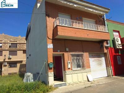 VIVIENDA EN EL CENTRO DE NUMANCIA DE LA SAGRA (TOLEDO)., 380 mt2, 4 habitaciones