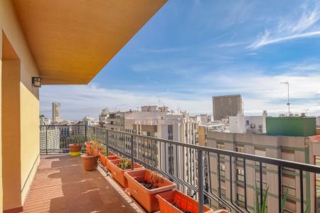 Amplio apartamento, muy céntrico en Alicante., 168 mt2, 7 habitaciones