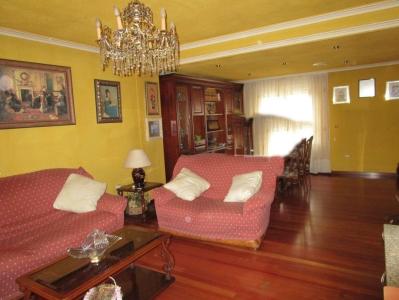 Urbis te ofrece un chalet adosado en venta en Villares de la Reina, Salamanca., 220 mt2, 4 habitaciones