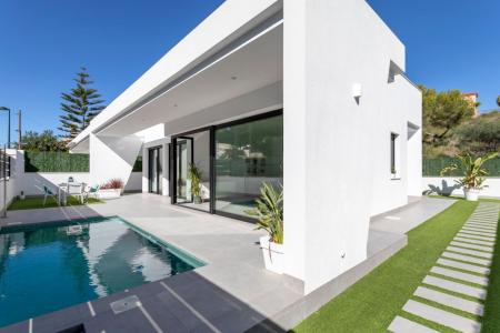 Villas de diseño moderno con piscina y gran solarium, zona Pilar de la Horadada ( Campoverde), 100 mt2, 3 habitaciones