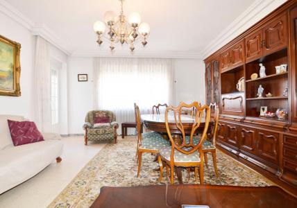 Urbis te ofrece una espectacular casa en Villamayor, Salamanca, 370 mt2, 4 habitaciones