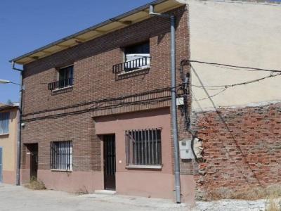 Urbis te ofrece un chalet pareado en venta en Salmoral, Salamanca., 270 mt2, 8 habitaciones