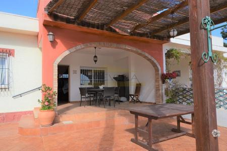 Chalet independiente a la venta en Villamartín, Orihuela Costa., 267 mt2, 5 habitaciones