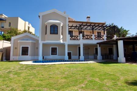 Espectacular Villa en Benalmadena Costa a un paso de la playa, 500 mt2, 6 habitaciones