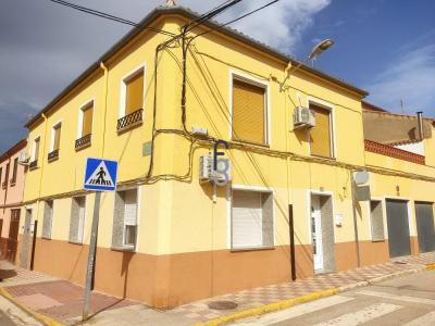 PLANTA BAJA CON PATIO Y GARAJE, 196 mt2, 3 habitaciones