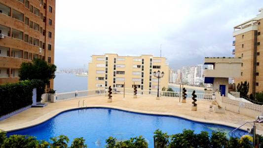 Apartamento con  terraza 30m2 y parcela privada 446 m2., 73 mt2, 2 habitaciones