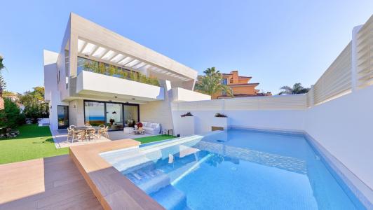 Villa de lujo Marbella a 300 m de la playa, 327 mt2, 3 habitaciones