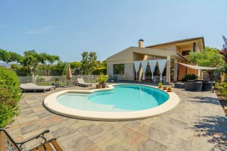 Chalet con piscina con mucha privacidad en Palma., 418 mt2, 4 habitaciones