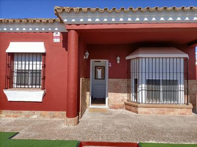 Chalet URBANO con piscina en Los Gallos, 134 mt2, 3 habitaciones