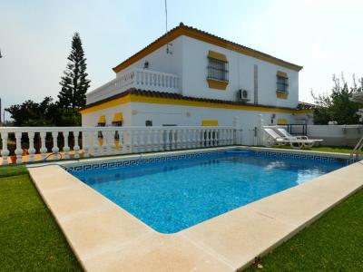 GRAN CHALET CON PISCINA A 5 MINUTOS DE LA PLAYA-ZONA EL SOTILLO, 296 mt2, 4 habitaciones