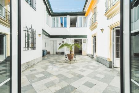 Preciosa casa con jardin y patio en centro jerez casco historico a dos minutos de Alameda Cristina, 560 mt2, 9 habitaciones