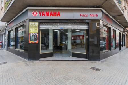 Local comercial con mucha visibilidad y mucho paso de gente, 155 mt2