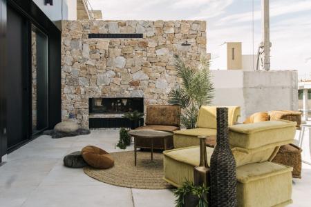 Villa de diseño con una superficie total de 250 metros cuadrados con vistas a Guardamar y al mar, 250 mt2, 3 habitaciones