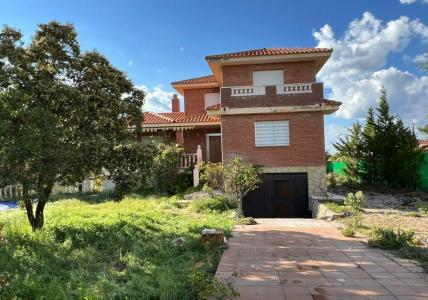 Casa en venta en Albalate de Zorita, Urbanización Nueva Sierra, Guadalajara, 241 mt2, 5 habitaciones