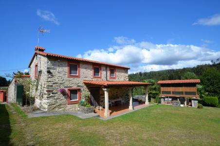 Casa de piedra rehabilitada, con gran terreno, en Oza dos Ríos, 205 mt2, 5 habitaciones
