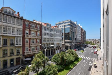 Excelente piso totalmente exterior, en Juana de Vega, en el centro de A Coruña, 196 mt2, 4 habitaciones
