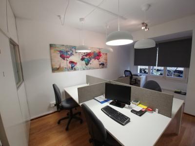 Coworking Palamos. Centro de Negocios. Despachos-oficinas, puestos de trabajo Asesoram emprendedores, 100 mt2