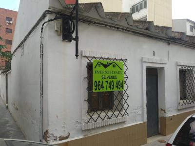 Casa para reformar en Xirivella en esquina., 80 mt2, 2 habitaciones