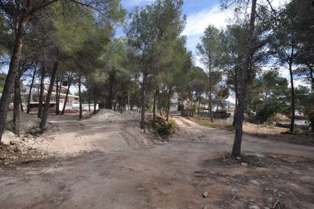 2 PARCELAS LLANAS CON POCA VISTA AL MAR EN EL BOSQUE - MORAIRA