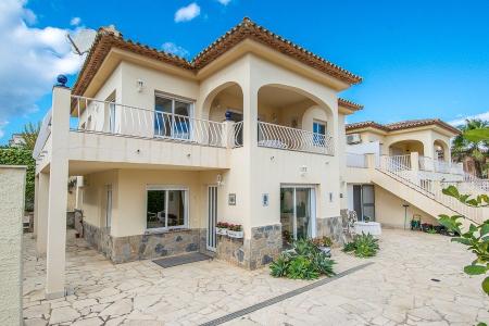 VILLA CON APARTAMENTO EN ALTEA., 228 mt2, 4 habitaciones