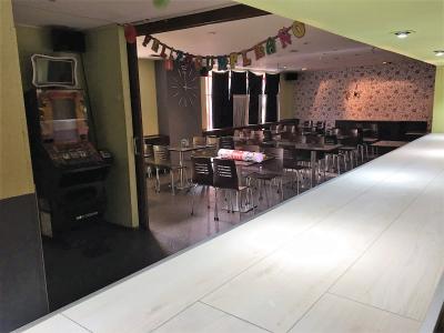 Se Vende Local En La Peña Actualmente Preparado Como Bar Restaurante, 200 mt2