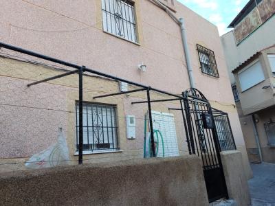 Casa de 2 alturas en el barrio de San Cristóbal, Lorca, 100 mt2, 3 habitaciones