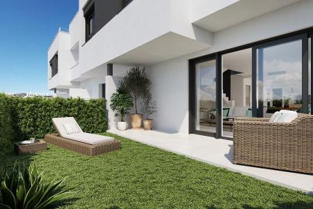 Moderno adosado con terraza y jardín en La Cala de Mijas a 800m de la Playa, 234 mt2, 3 habitaciones