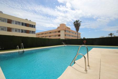 Piso de 3 dormitorios con terraza y piscina a menos de 5 minutos de la playa de la Carihuela, 112 mt2, 3 habitaciones