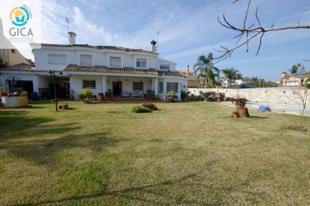 Villa independiente en Colonia San Miguel (Algeciras) con casi 1500m2 de parcela, 289 mt2, 5 habitaciones