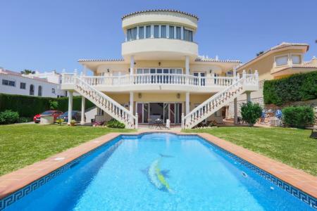 Villa 6 dormitorios con vistas al mar en La Cala de Mijas, 400 mt2, 6 habitaciones