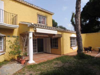 Villa independiente de 4 dormitorios en Marbella, 230 mt2, 4 habitaciones