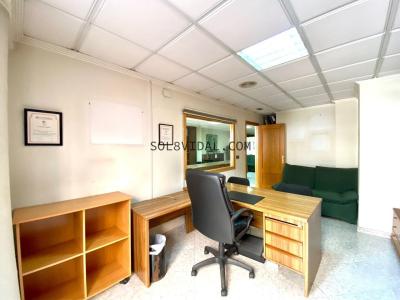 Entresuelo para oficina en el centro de Orihuela. Propiedad situada en un lugar privilegiado, frente, 95 mt2, 2 habitaciones