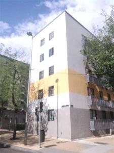 Vivienda de 3 dormitorios con 65 m2 en la calle De la del Manojo de Rosas, 65 mt2, 3 habitaciones