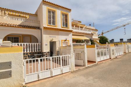 Apartamento cerca de la Playa Carabassi ya 15 minutos del Aeropuerto Internacional de Alicante, 80 mt2, 3 habitaciones