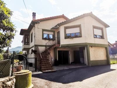 Casa independiente con parcela en Castañeda, 270 mt2, 3 habitaciones