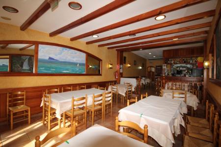 Se vende bonito y reformado Restaurante Steak House a un paso de playa Levante., 130 mt2