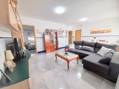 SE VENDE VIVIENDA EN PLANTA BAJA TOTALMENTE REFORMDA Y GRAN TERRAZA, 76 mt2, 3 habitaciones