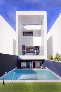 VILLAS SEMIADOSADAS EN EL ALBIR CON PISCINA PRIVADA!!!, 236 mt2, 3 habitaciones