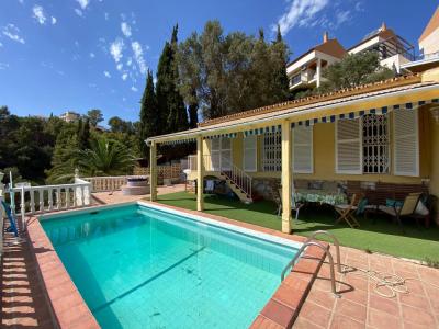 Oportunidad en Torreblanca. Chalet independiente, piscina, garaje para varios vehículos, 165 mt2, 3 habitaciones