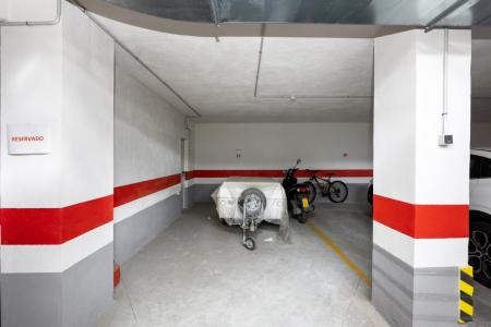 Amplia plaza de garaje y trastero en Ogíjares, 30 mt2