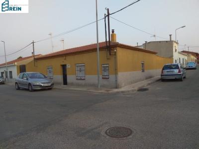 CASA DE PUEBLO CON TERRENO EN AÑOVER DE TAJO., 168 mt2, 3 habitaciones