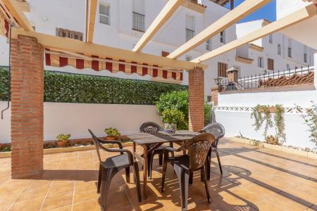 FANTÁSTICO BAJO CON TERRAZA DE 43M2 A 250 M DE LA PLAYA – URB. ARENA BEACH, ESTEPONA, 106 mt2, 3 habitaciones