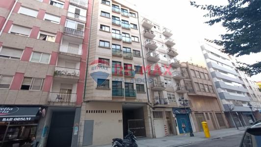 Piso en Venta en Calle Conde de Torrecedeira, Vigo, 69 mt2, 1 habitaciones