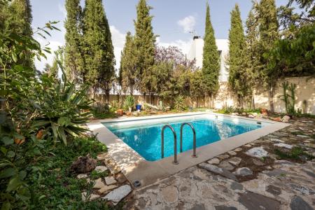 Precioso chalet con jardín y piscina en Loma Verde, 250 mt2, 3 habitaciones
