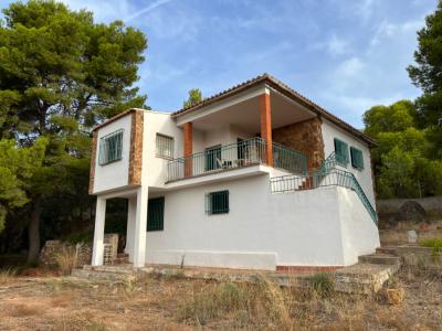 CHALET RÚSTICO, 194 mt2, 4 habitaciones