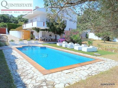 Casa con piscina y jardín en urbanización Roca Grossa, Lloret de Mar, 245 mt2, 5 habitaciones