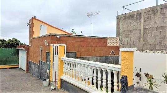 Adosado de 2 dormitorios con terreno en Trujillo, Moya, 100 mt2, 2 habitaciones